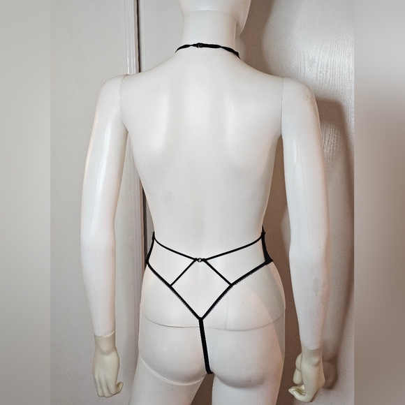 NWOT Victoria's Secret Black Lace Strappy Bodysuit Size XS - Picture 2 of 8